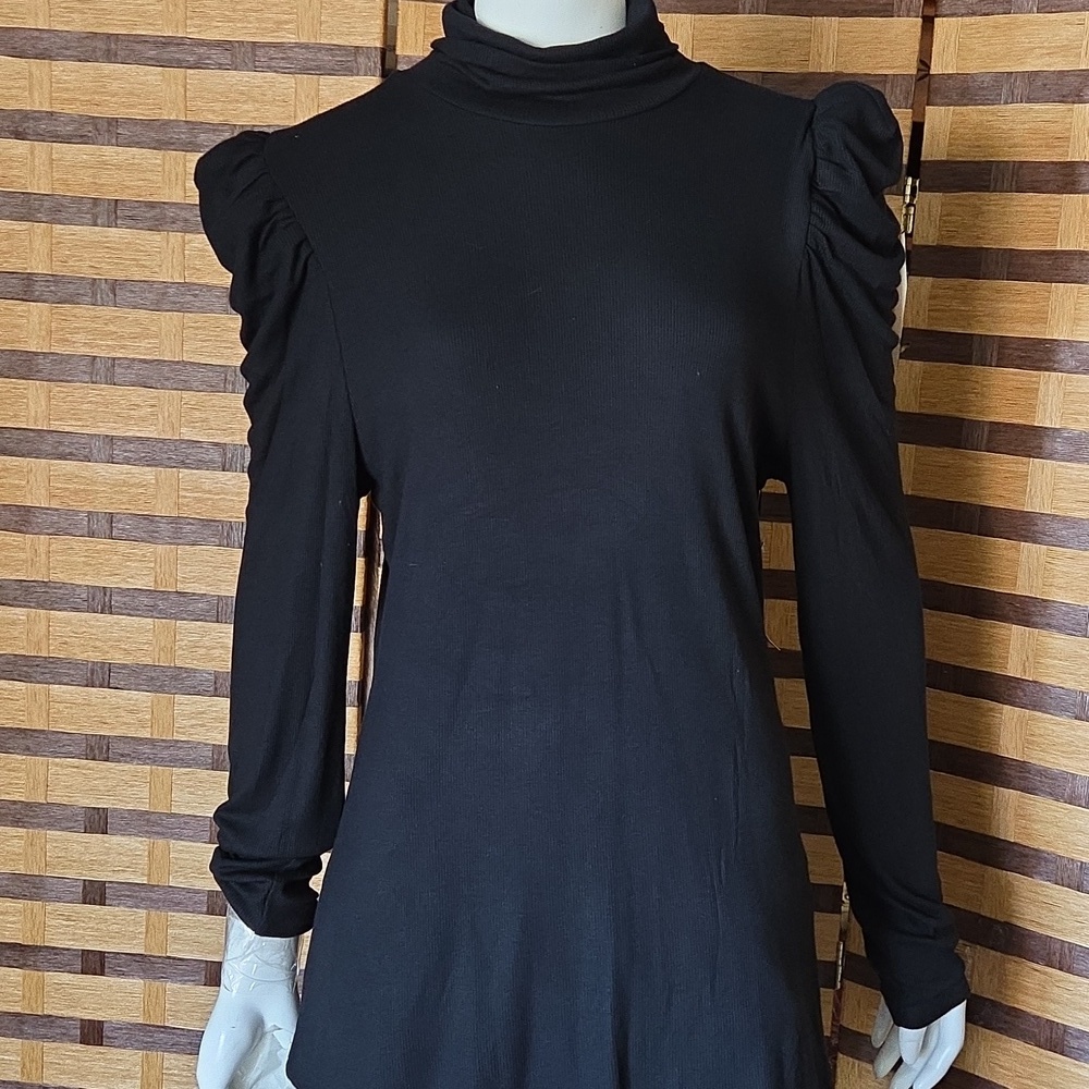 NWT! INC Puffed Sleeve Turtleneck